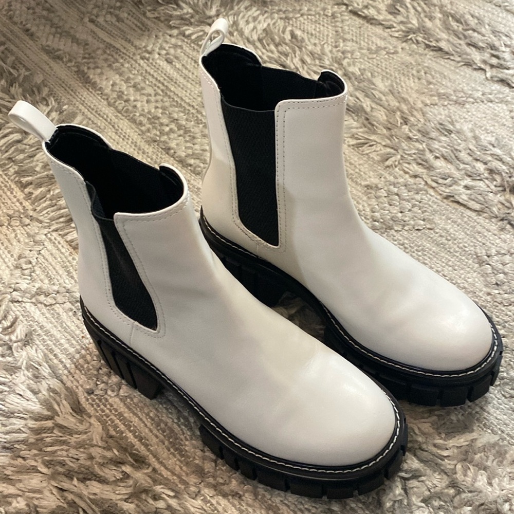 Gianni Bini Ridliegh White Leather Platform Boots